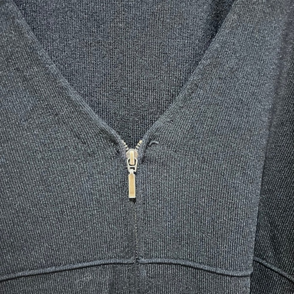 Alfani Woman Black V Neck Zip Front Cardigan Sweater 3X - Picture 4 of 6
